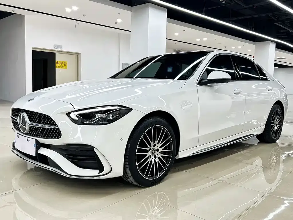 Mercedes-Benz C-Class — фото 1