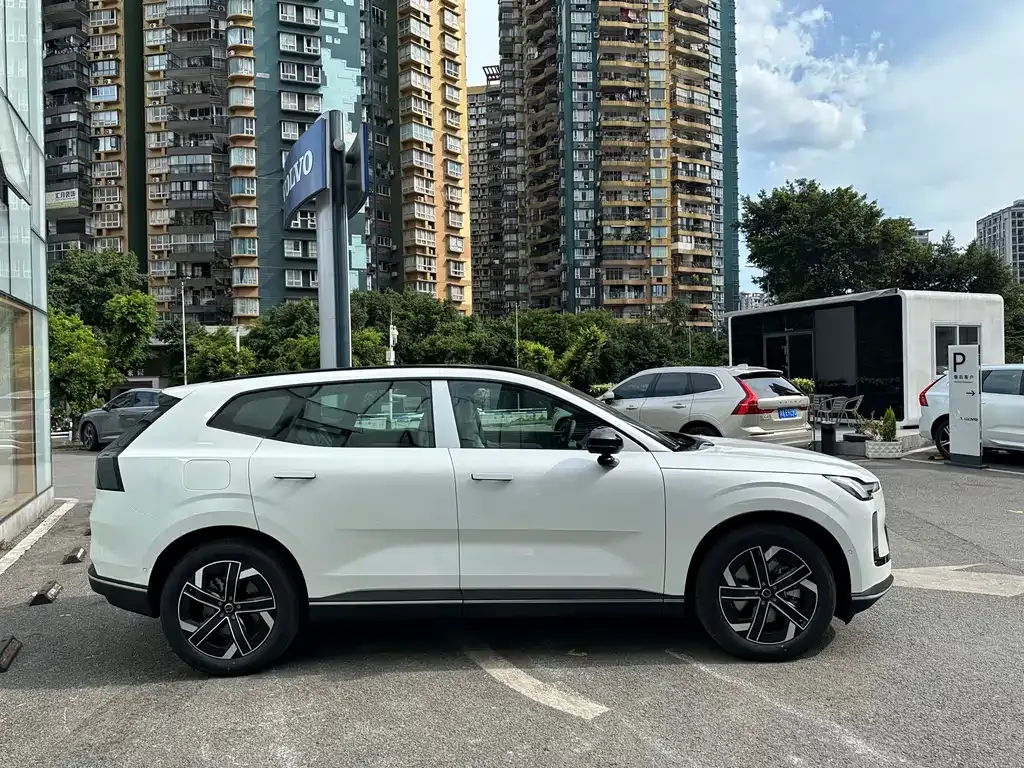 Volvo XC70 Plug-in Hybrid 2026 из CN, фото 9