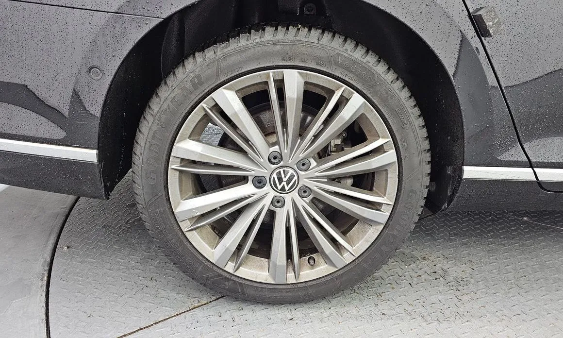 Volkswagen Passat — фото 9