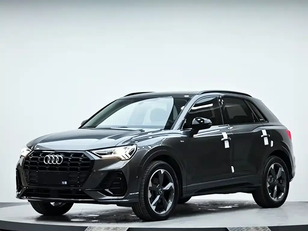 Audi Q3 — фото 1