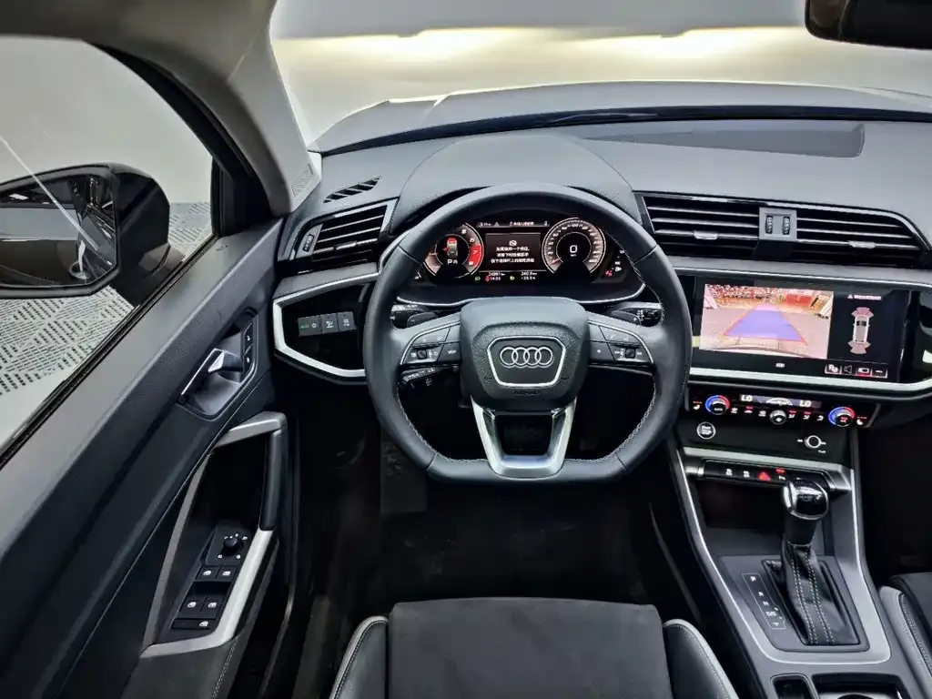 Audi Q3 — фото 8