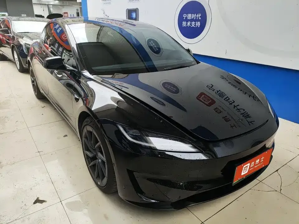 Tesla Model 3 — фото 3