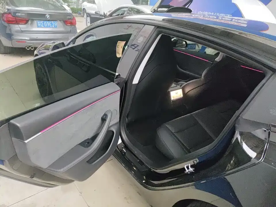 Tesla Model 3 — фото 2