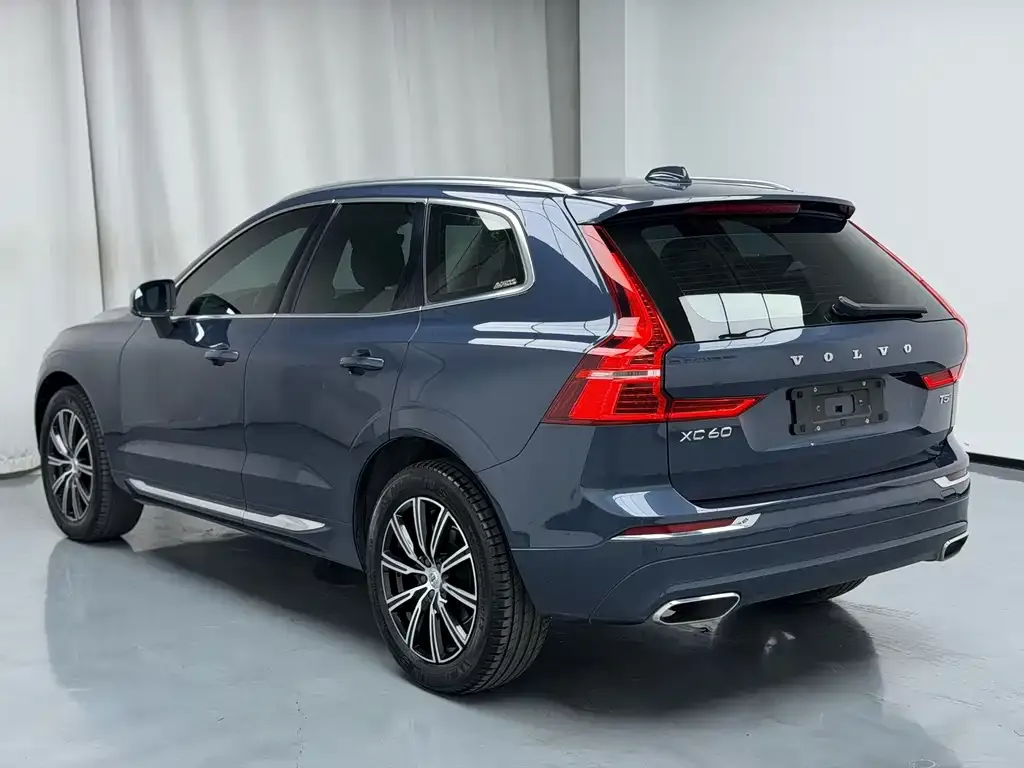 Volvo XC60 — фото 7