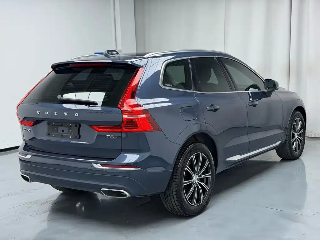 Volvo XC60 — фото 5