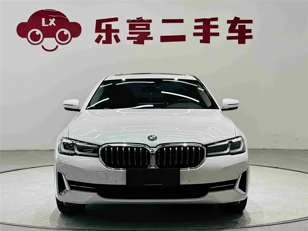 BMW 5 Series — фото 10