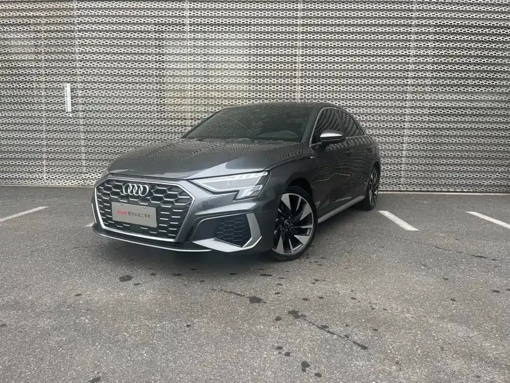 Audi A3 — фото 1