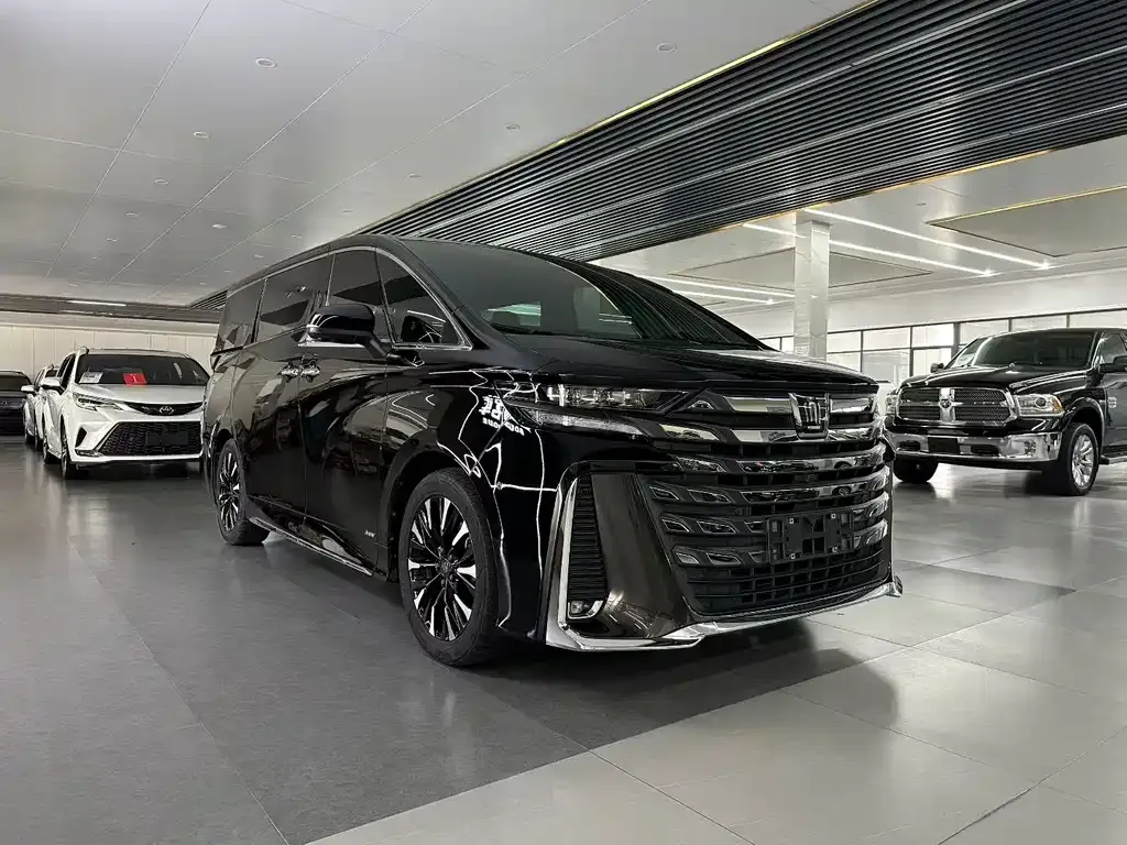 Toyota Vellfire — фото 3
