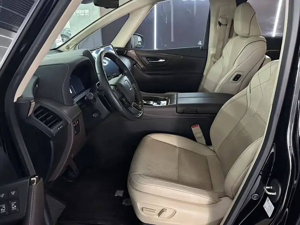 Toyota Vellfire — фото 8