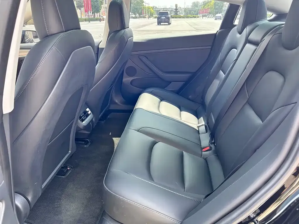 Tesla Model 3 — фото 4