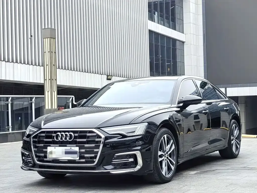 Audi A6L — фото 1