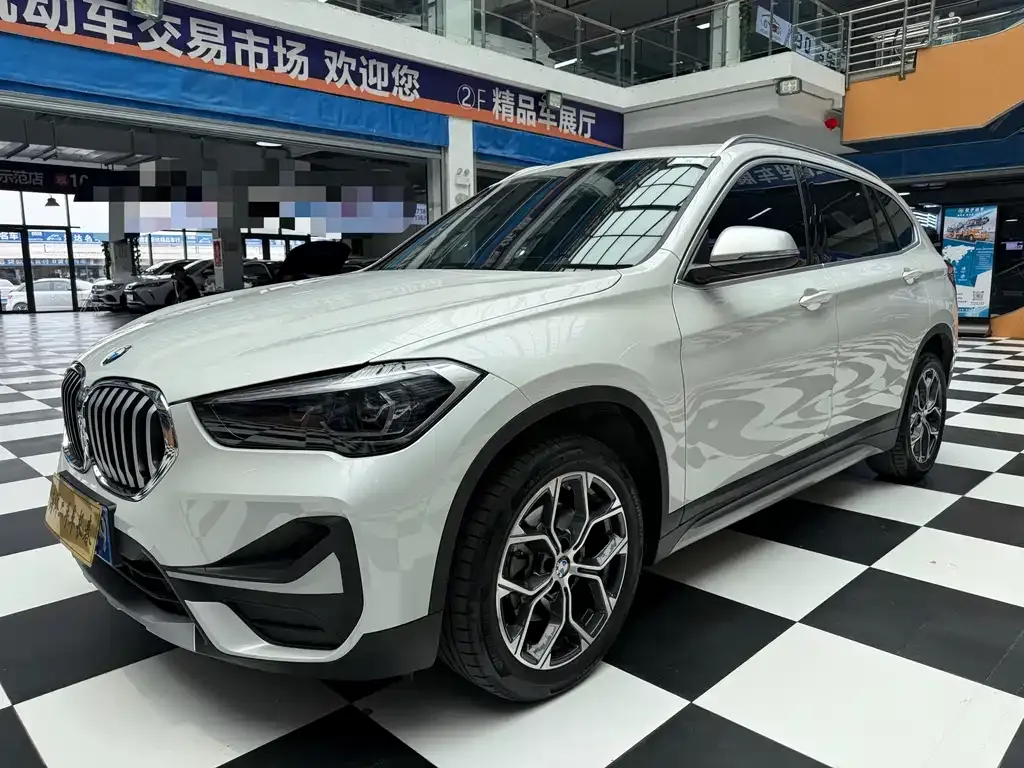 BMW X1 — фото 1
