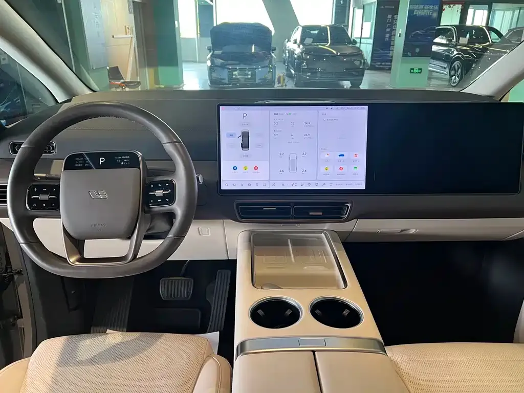 Li Auto MEGA — фото 6