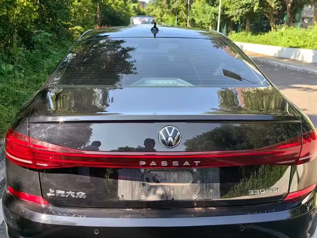 Volkswagen Passat — фото 8