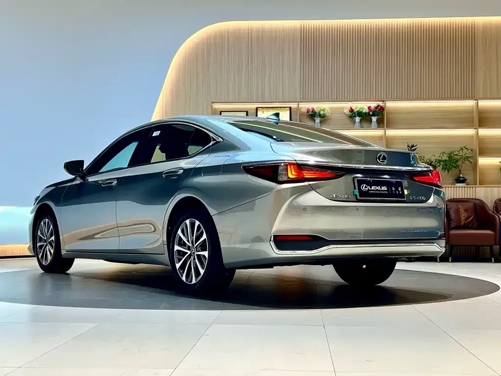 Lexus ES — фото 6