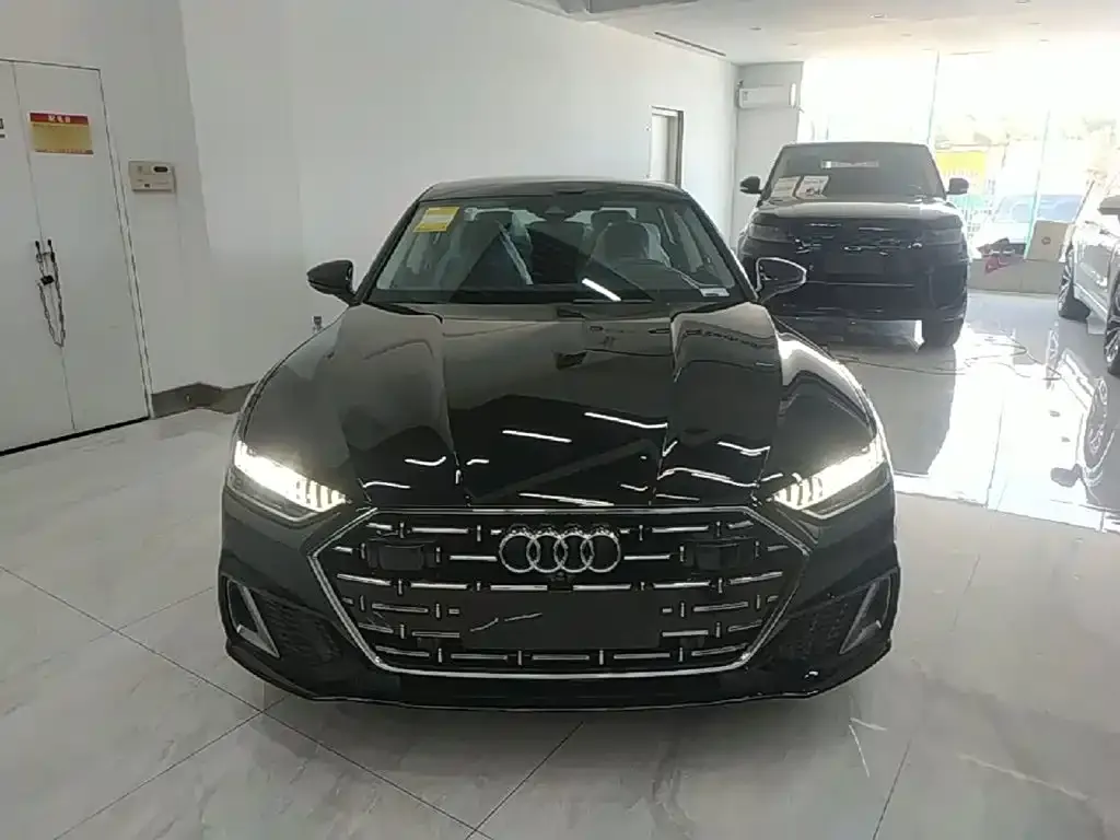 Audi A7L — фото 5