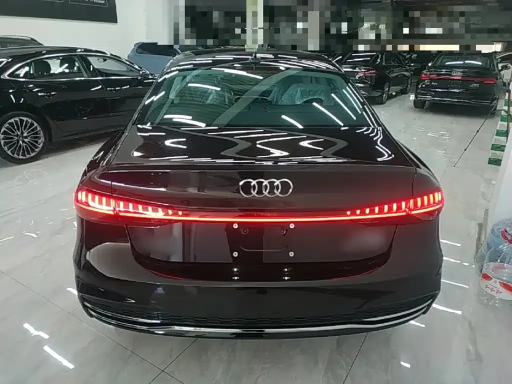 Audi A7L — фото 9