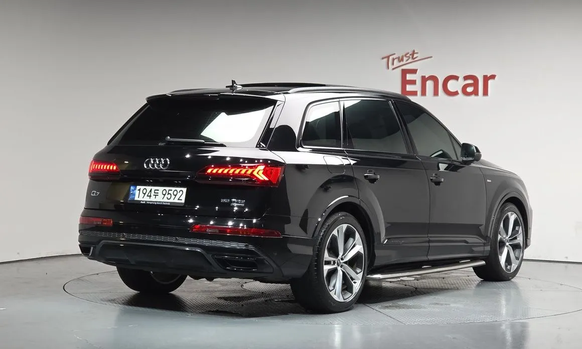 Audi Q7 2022 из KR, фото 10