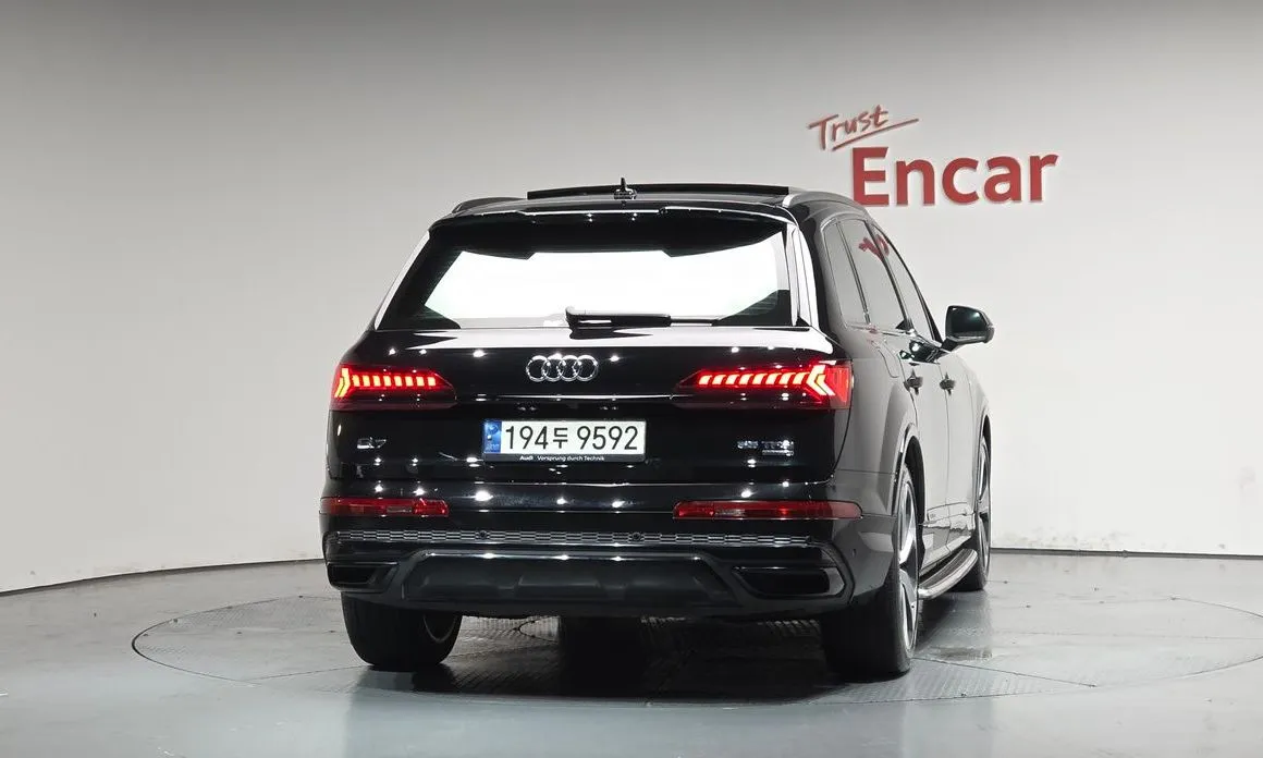 Audi Q7 2022 из KR, фото 8