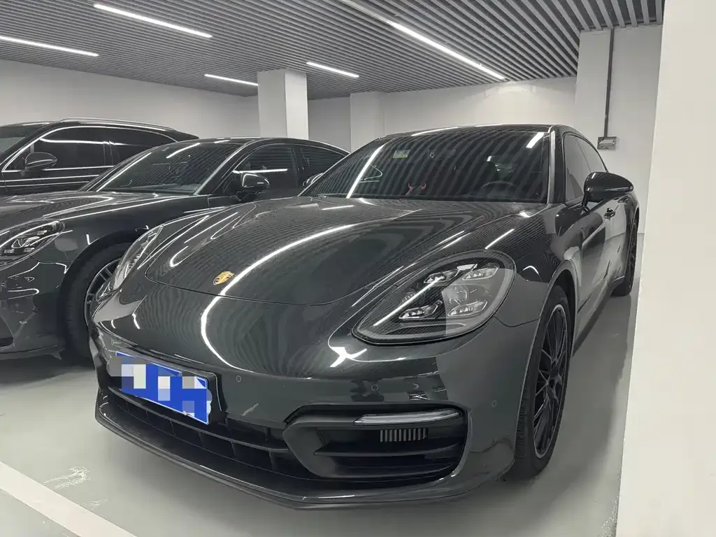 Porsche Panamera — фото 1