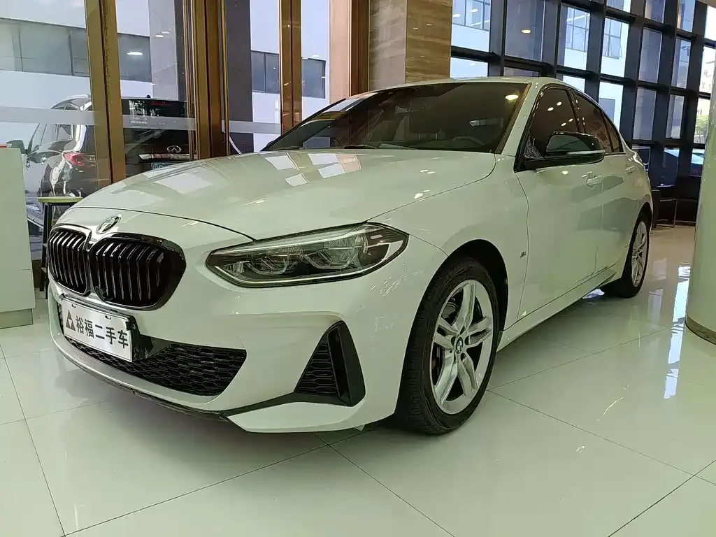 BMW 1 Series — фото 1