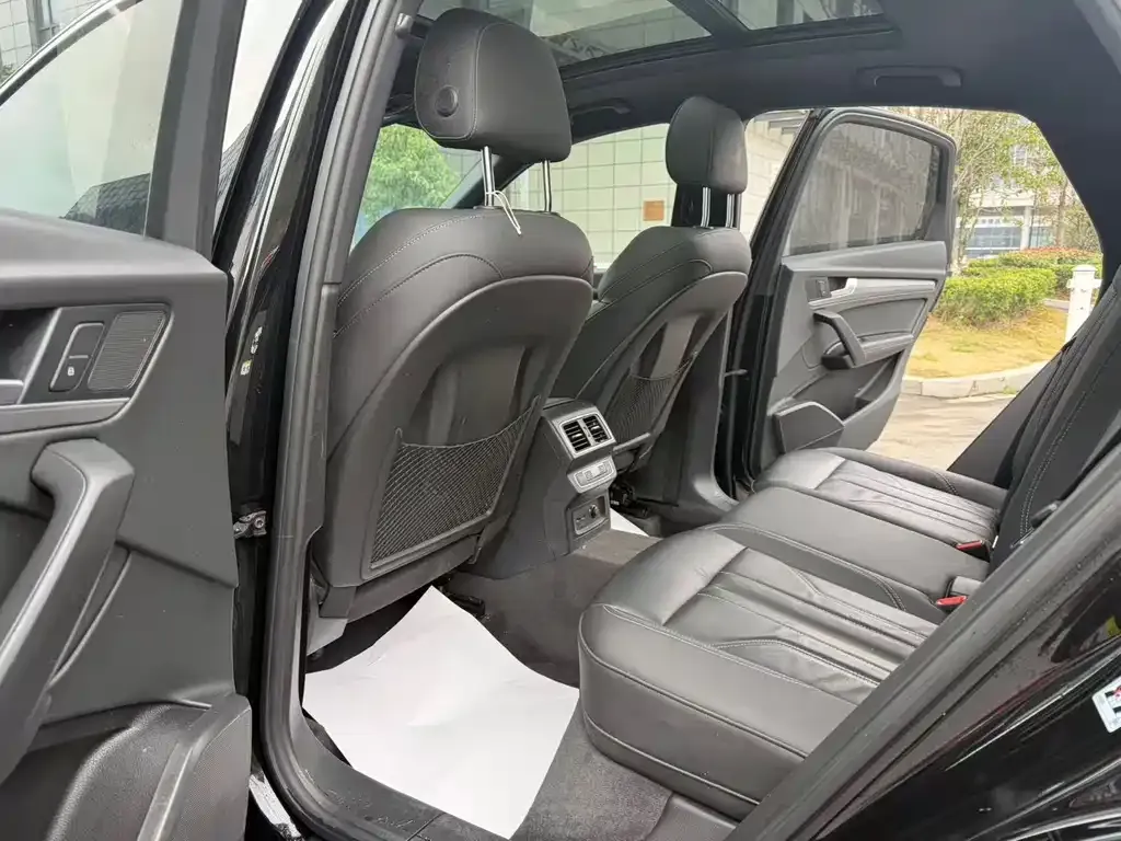 Audi Q5L Sportback — фото 8
