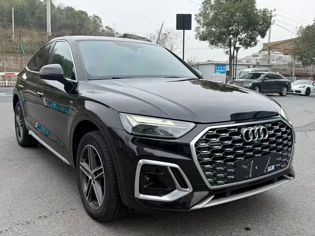 Audi Q5L Sportback — фото 3