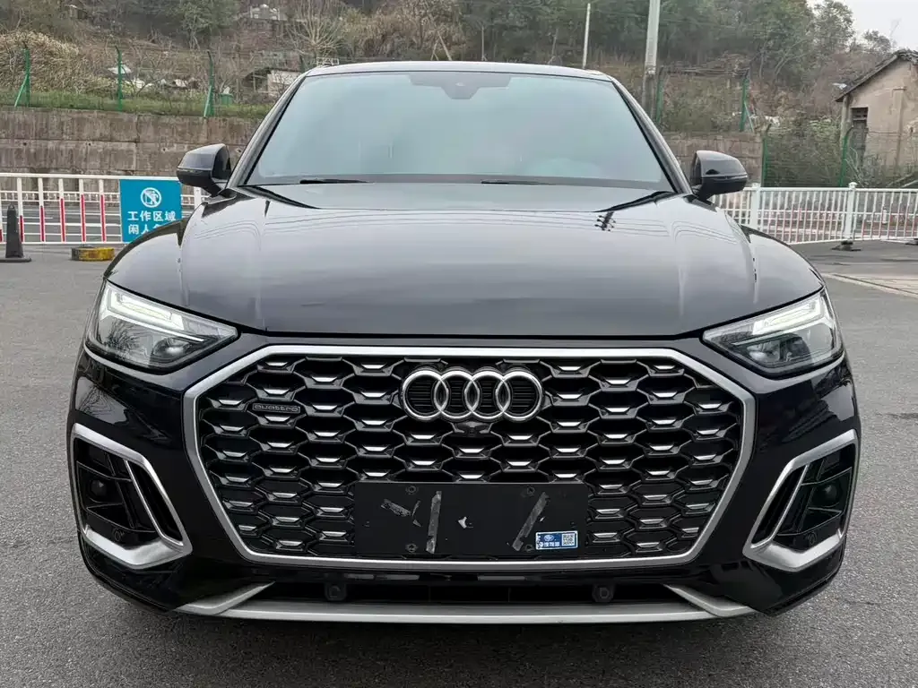 Audi Q5L Sportback — фото 5