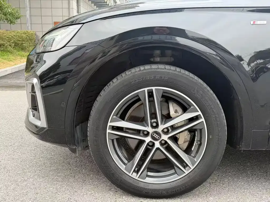Audi Q5L Sportback — фото 9