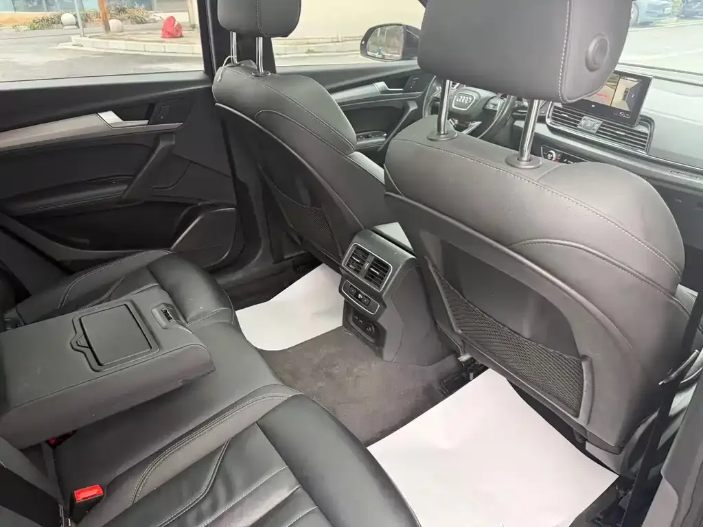 Audi Q5L Sportback — фото 10