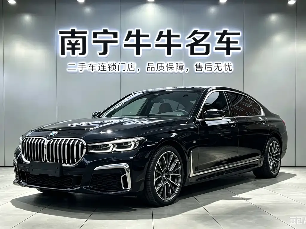 BMW 7 Series — фото 1
