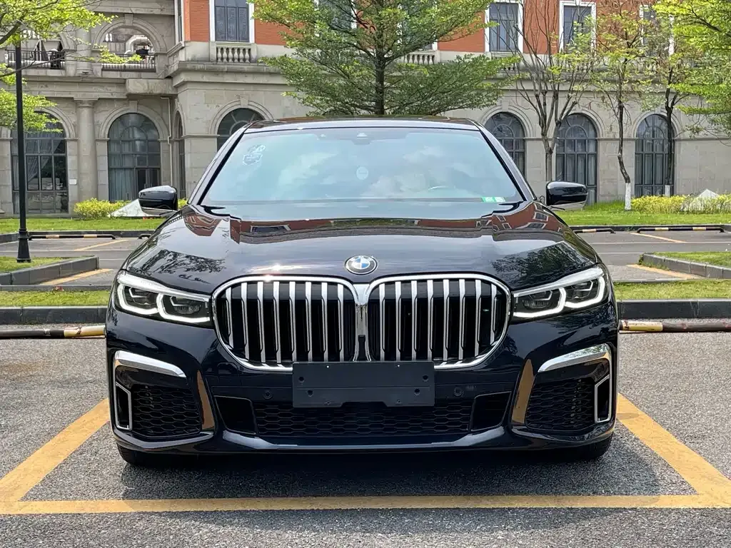 BMW 7 Series — фото 2