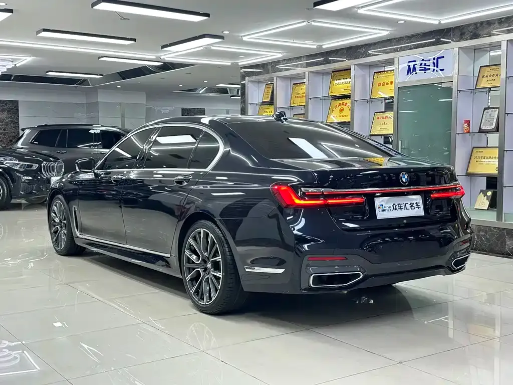 BMW 7 Series — фото 7