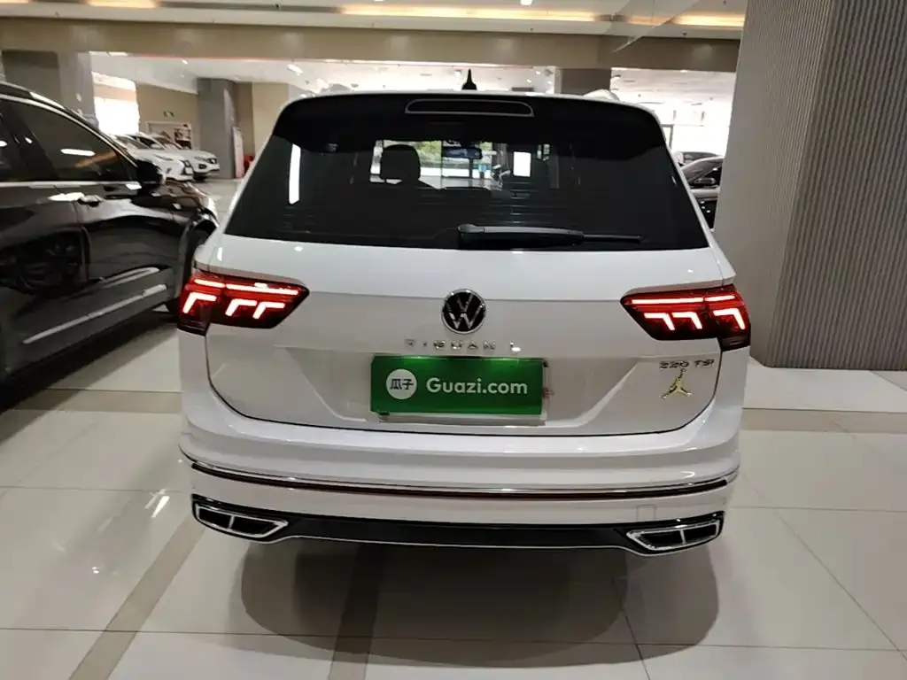 Volkswagen Tiguan L — фото 7