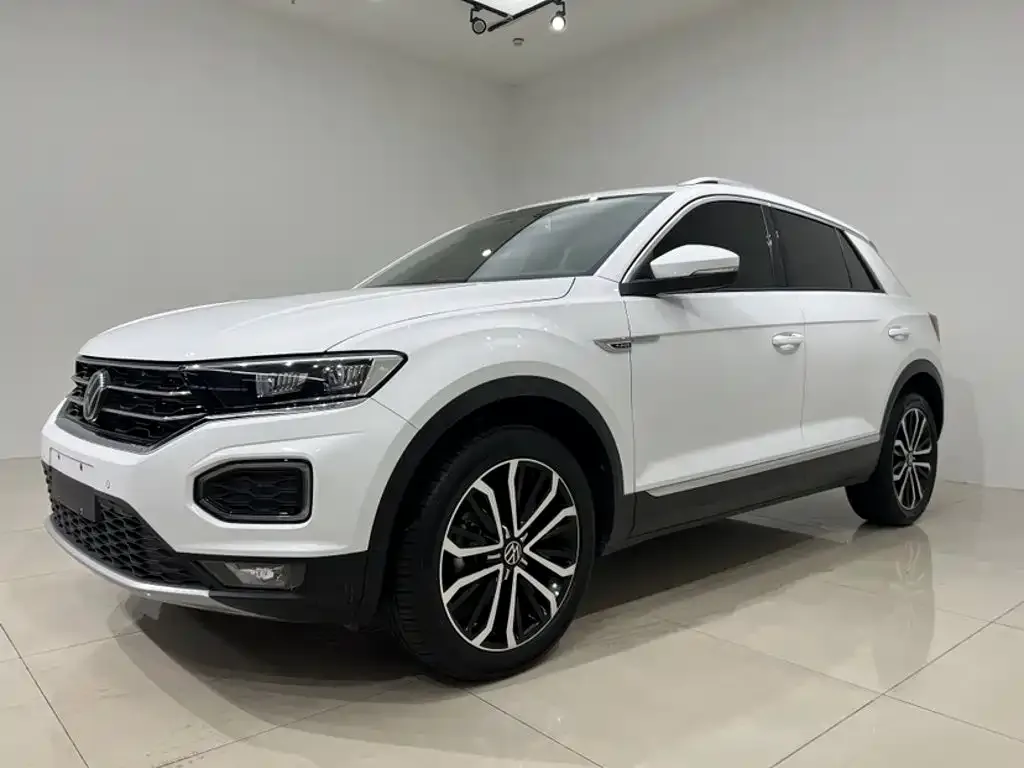 Volkswagen T-Roc — фото 1