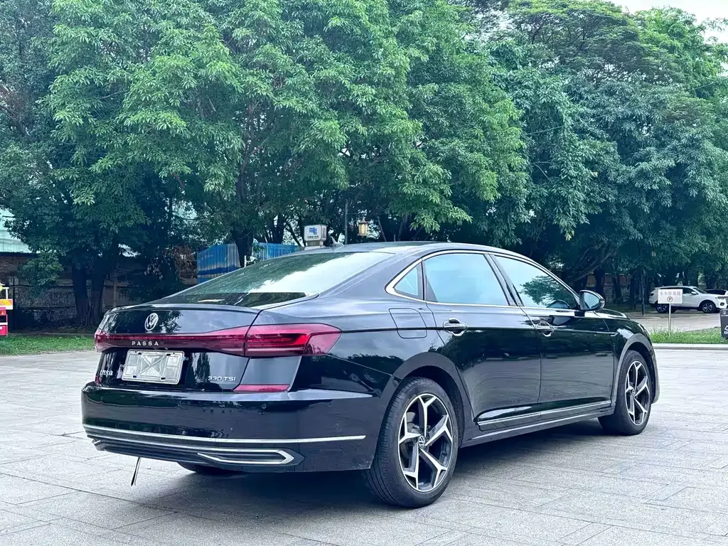 Volkswagen Passat — фото 10