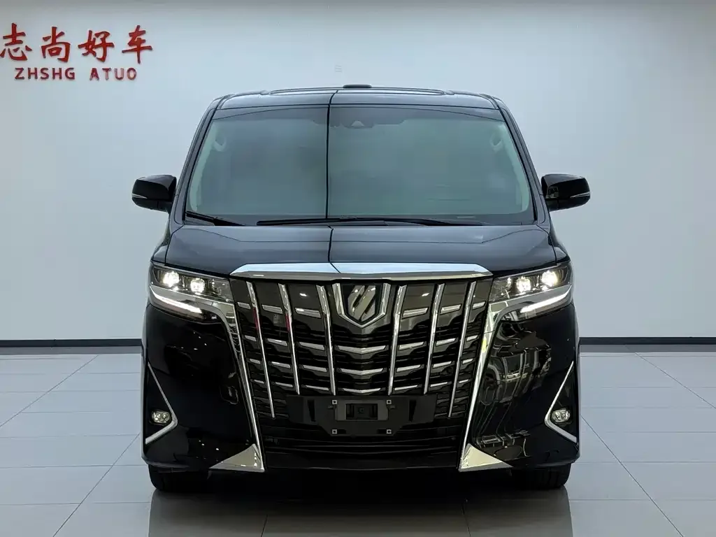 Toyota Alphard — фото 4