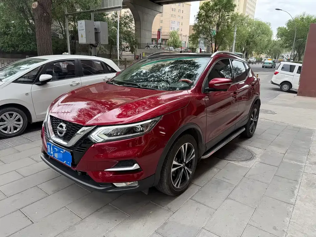 Nissan Qashqai — фото 1