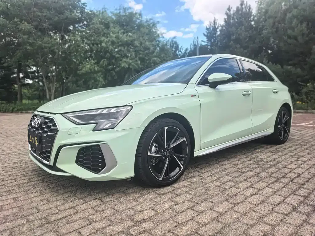 Audi A3 — фото 1