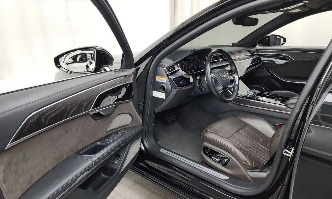 Audi A8 — фото 5