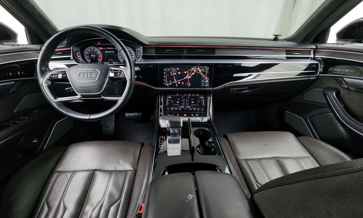 Audi A8 — фото 7