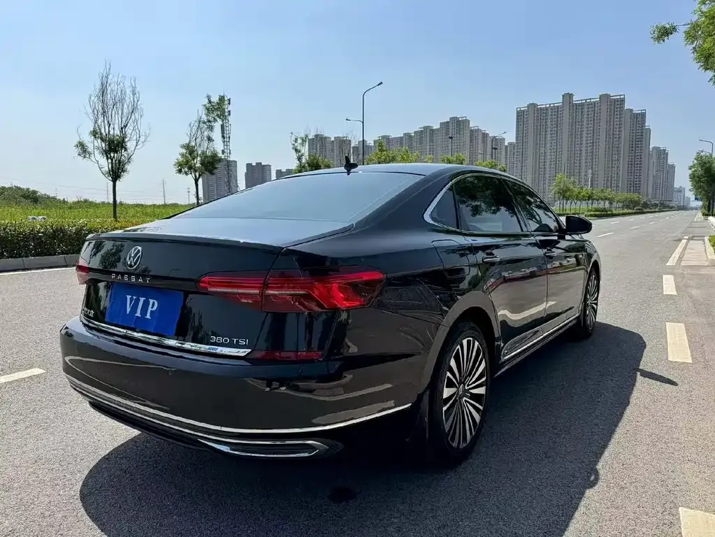 Volkswagen Passat — фото 4