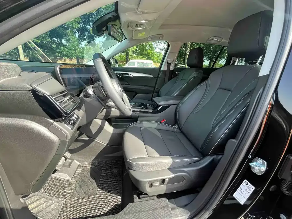 Buick Envision Plus — фото 9