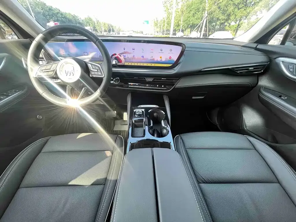 Buick Envision Plus — фото 5