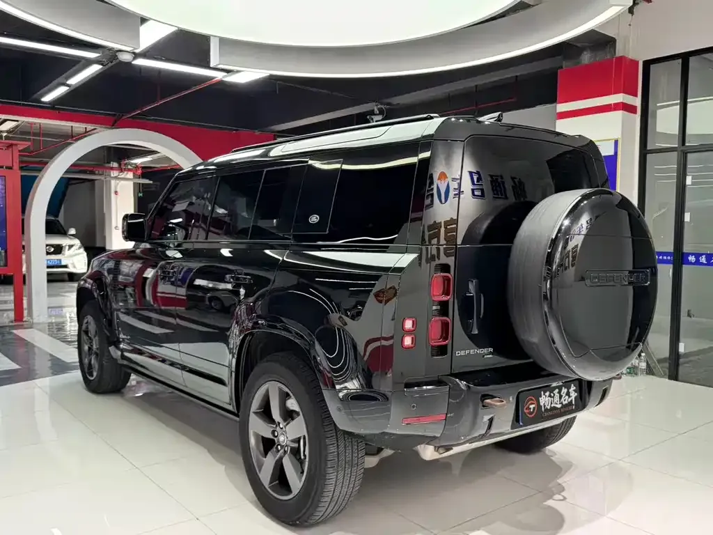 Land Rover Defender — фото 5
