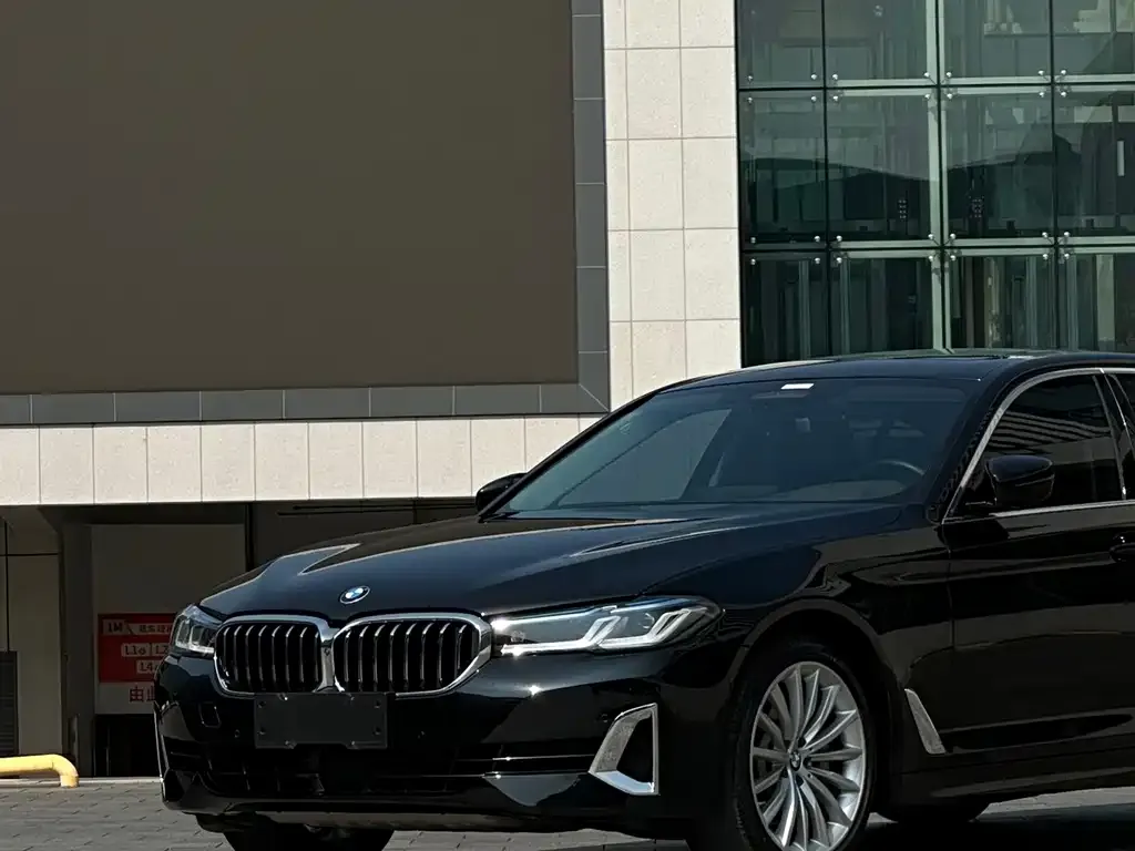 BMW 5 Series — фото 2