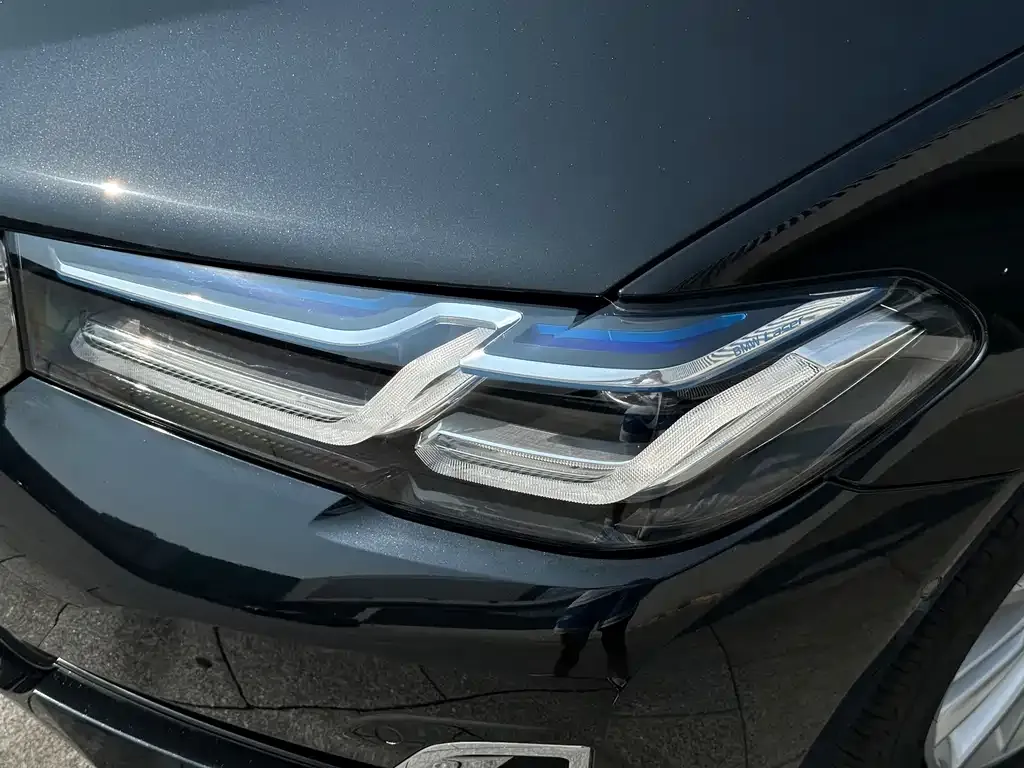 BMW 5 Series — фото 10