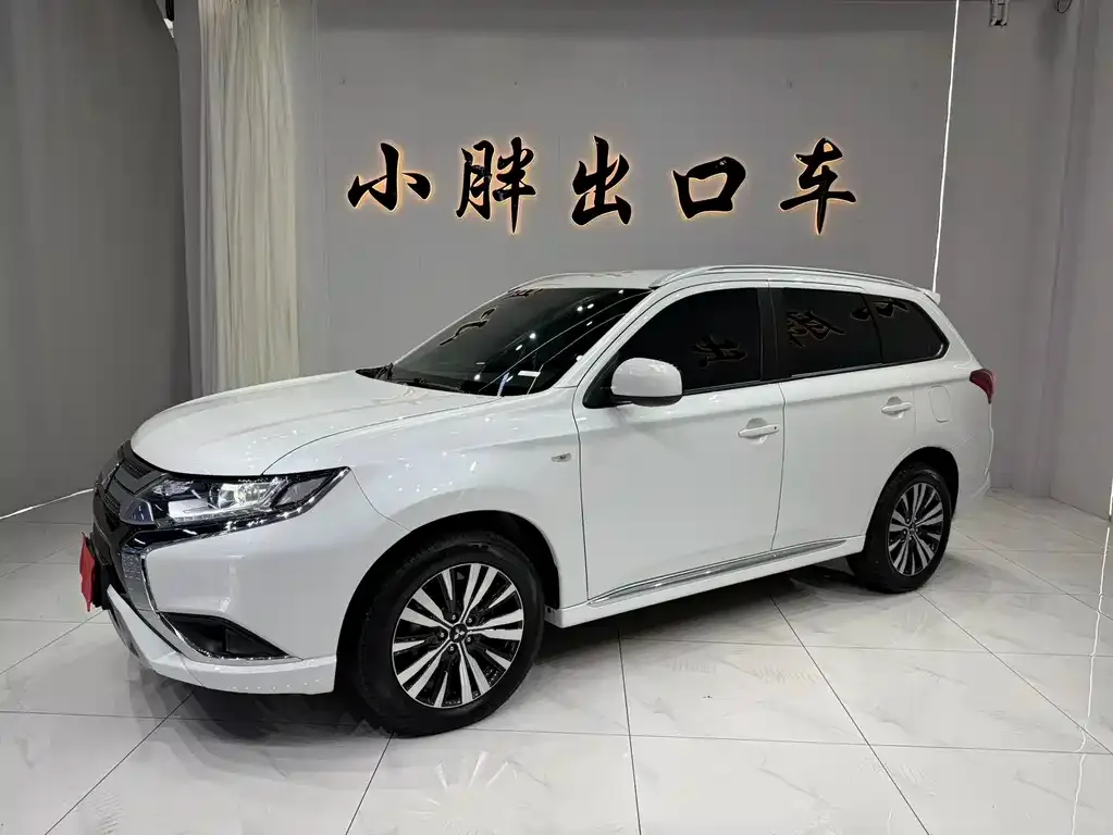 Mitsubishi Outlander — фото 3