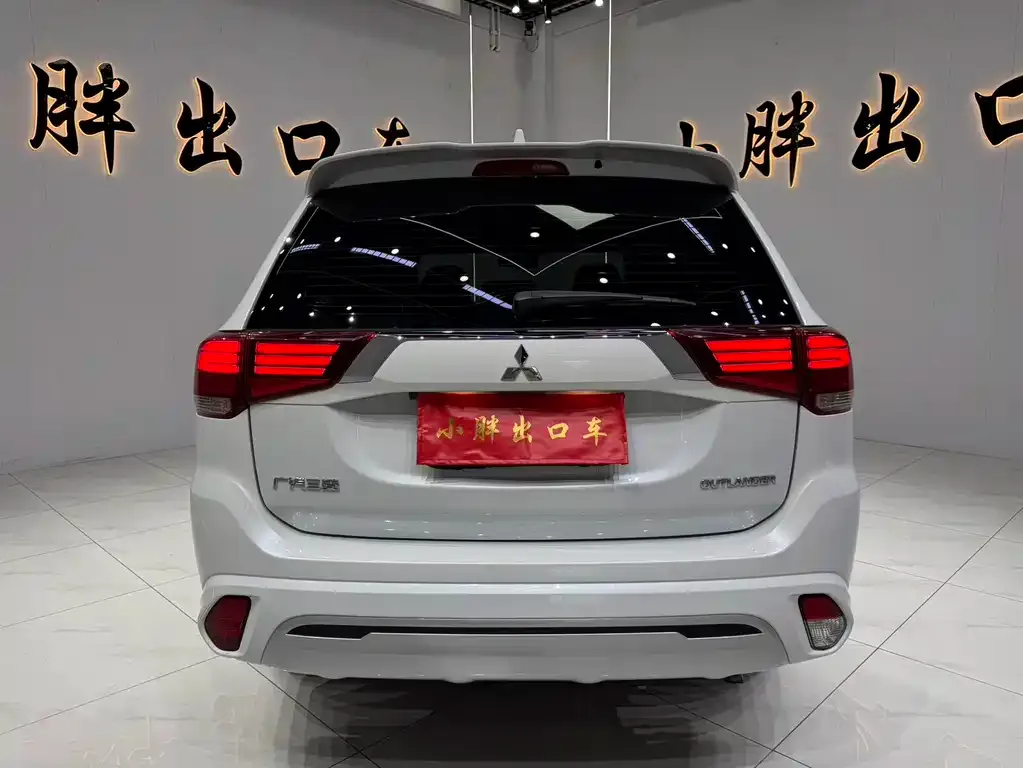 Mitsubishi Outlander — фото 2