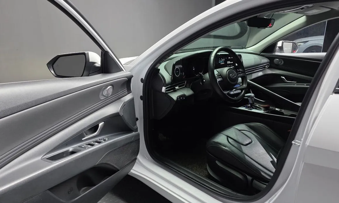 Hyundai AVANTE 2021 из KR, фото 3